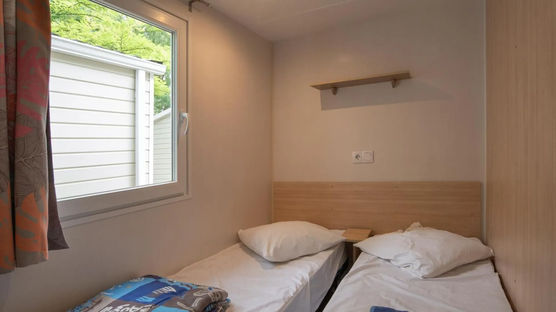 Les Rives D'Auzon Mobil-Home 4 Pers Lavilledieu  0*, Lavilledieu (Ardeche)